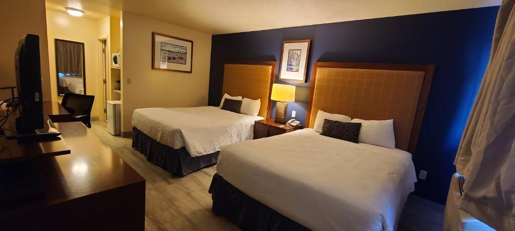 Empire Inn & Suites Penhold エクステリア 写真
