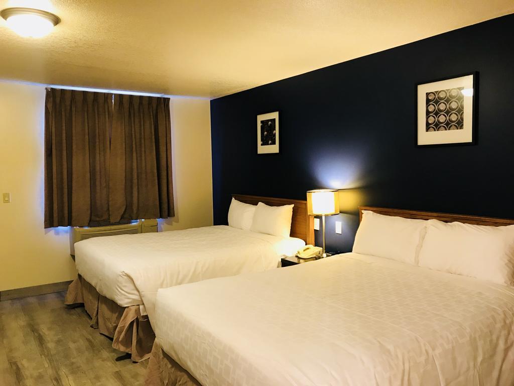 Empire Inn & Suites Penhold エクステリア 写真