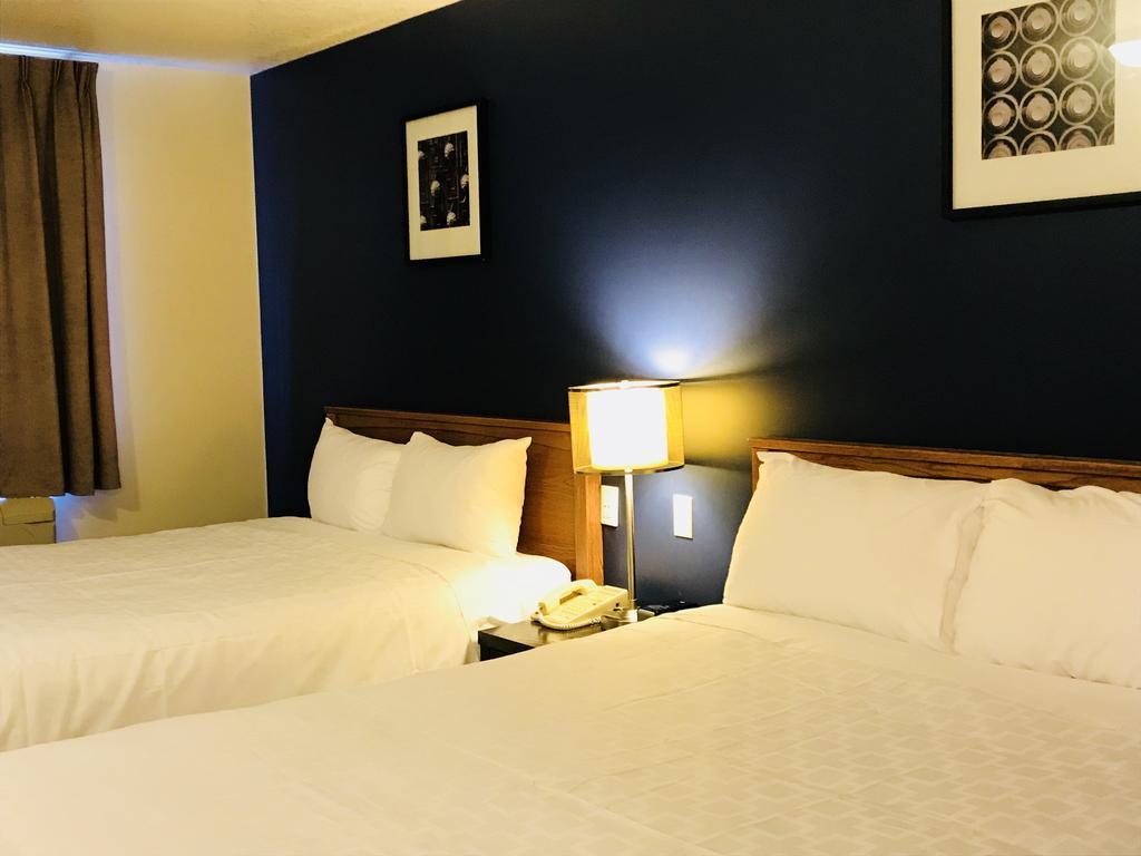 Empire Inn & Suites Penhold エクステリア 写真
