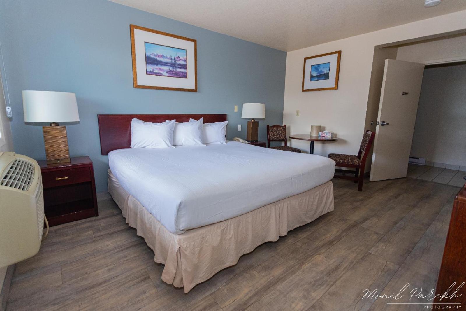 Empire Inn & Suites Penhold エクステリア 写真