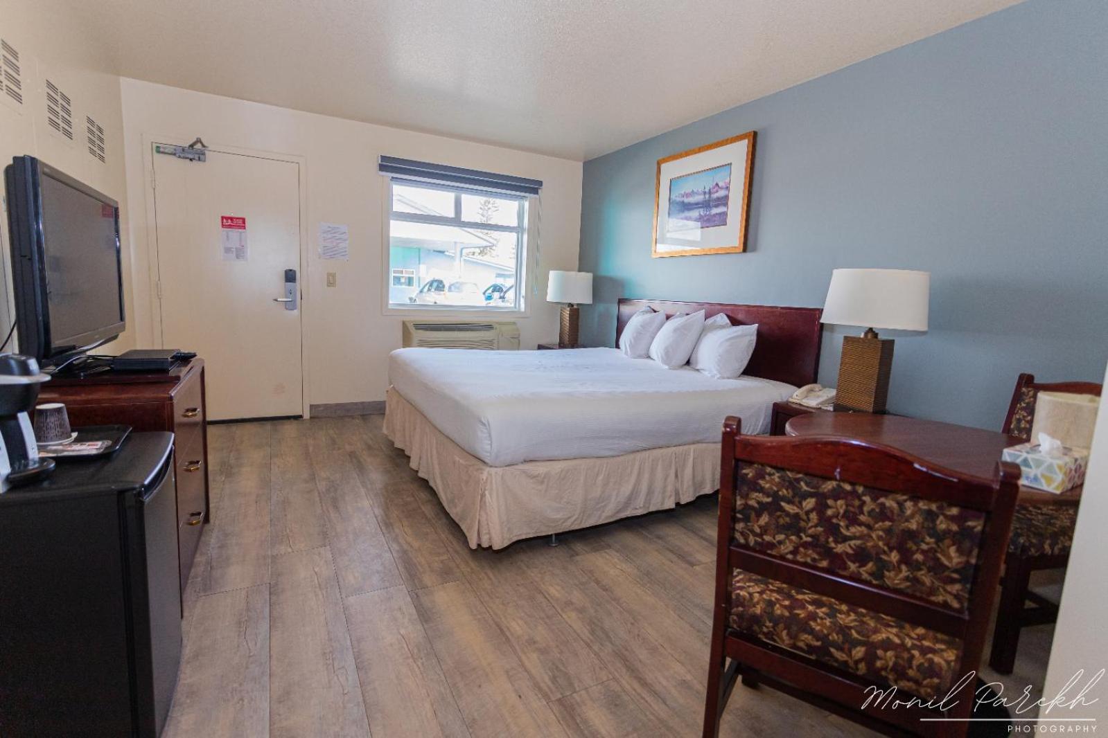 Empire Inn & Suites Penhold エクステリア 写真